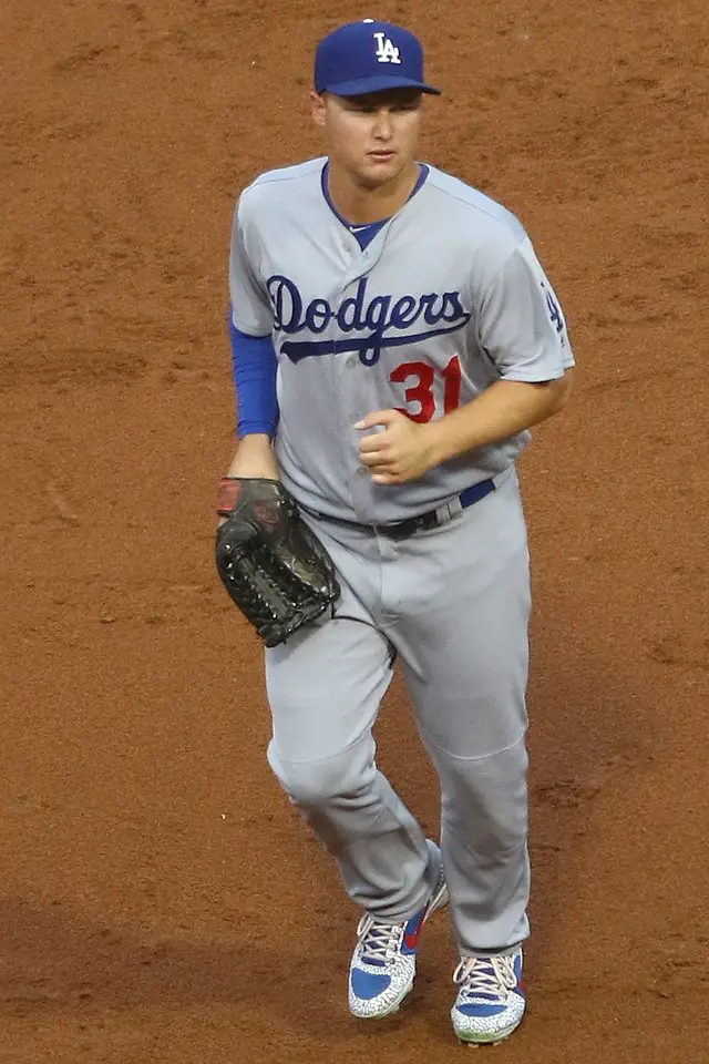 Joc Pederson sending his pearl necklace to Baseball Hall of Fame